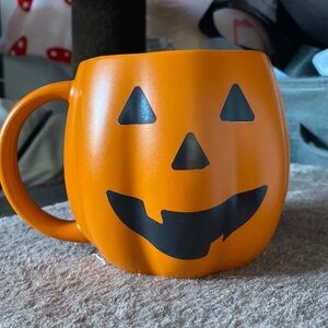 Colour changing Tim Hortons jack-o’-lantern mug